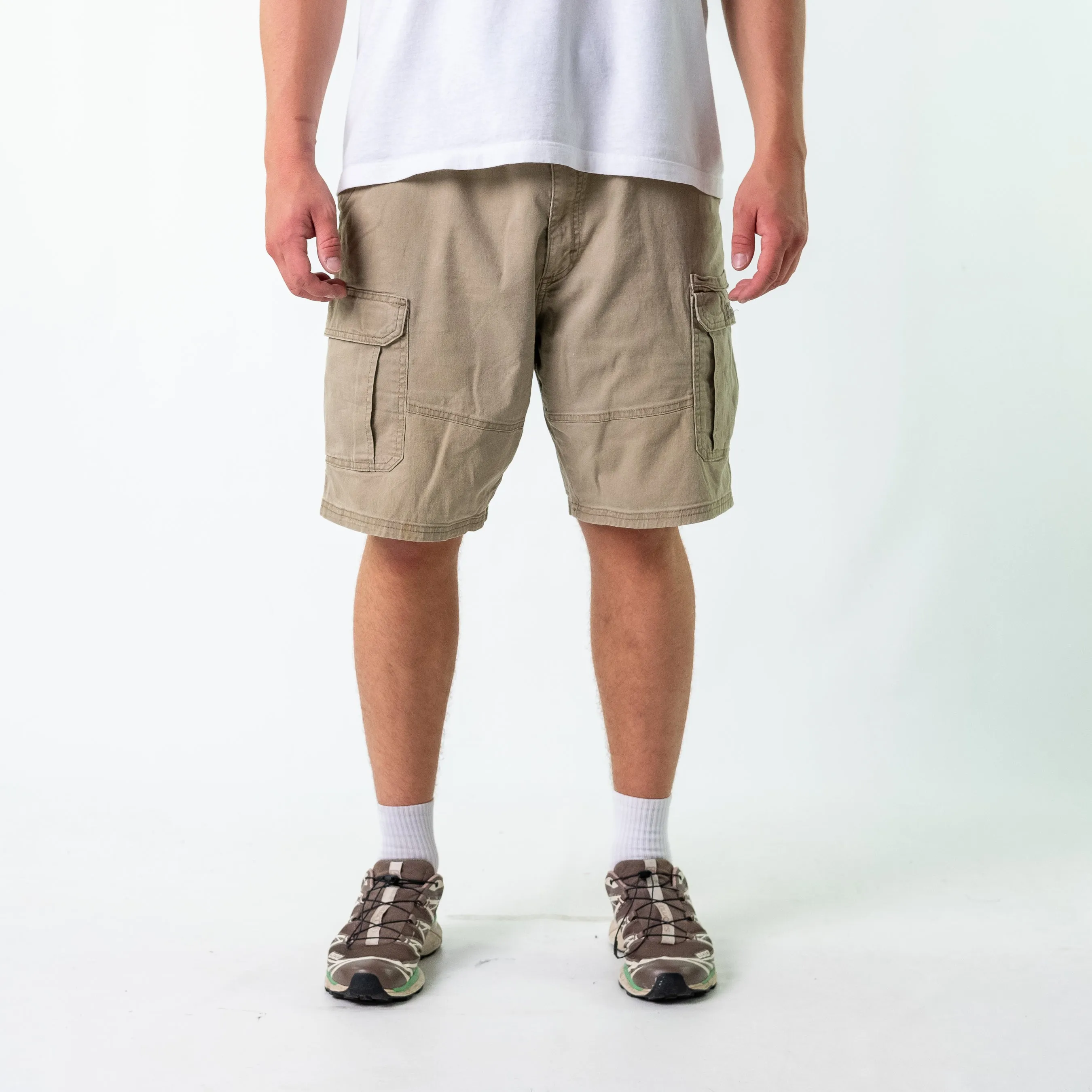 Tan 90s Wrangler Woven Cargo Shorts (40)